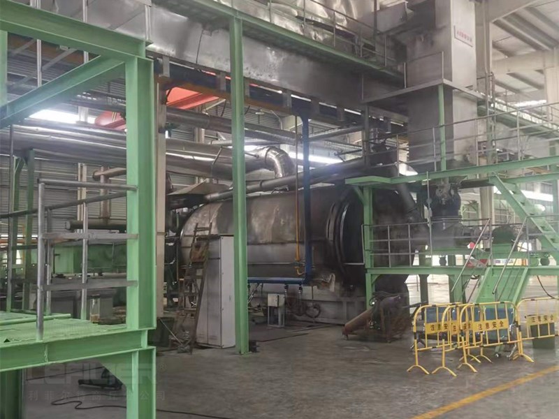 廢舊輪胎熱解煉油現(xiàn)場(chǎng) 廢舊輪胎熱解煉油現(xiàn)場(chǎng)