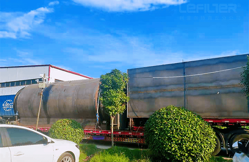 利菲爾特裂解設(shè)備裝車發(fā)貨