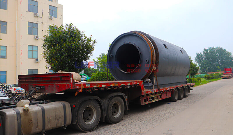 利菲爾特廢輪胎裂解設備裝車發(fā)貨 (2) 利菲爾特廢輪胎裂解設備裝車發(fā)貨 (2)